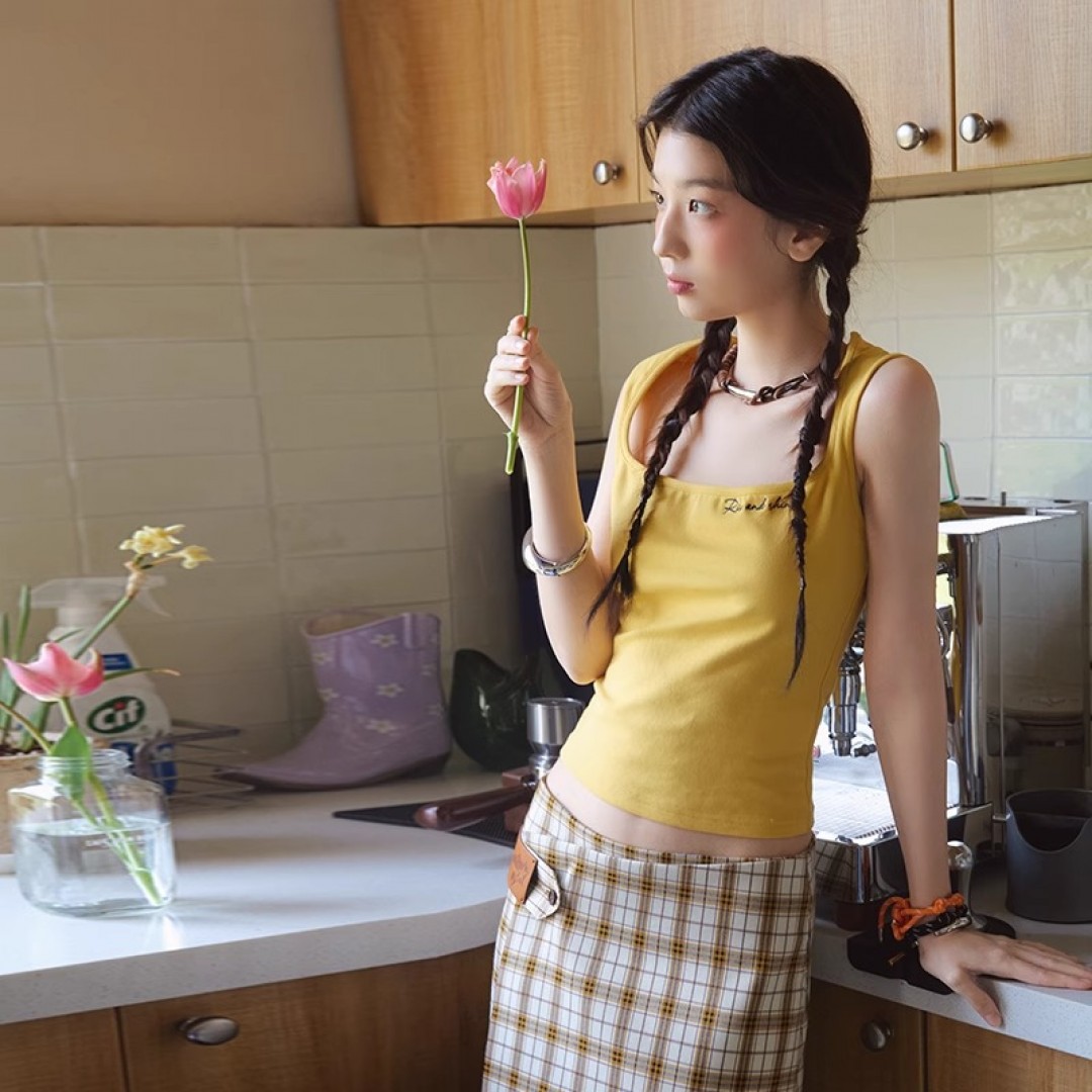 Beaster Cut-Out Crop